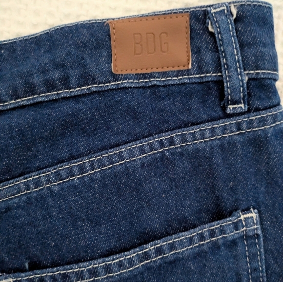 Wide-Leg Blue Jeans with Cargo Pockets Size 31 BDG - Picture 8 of 8
